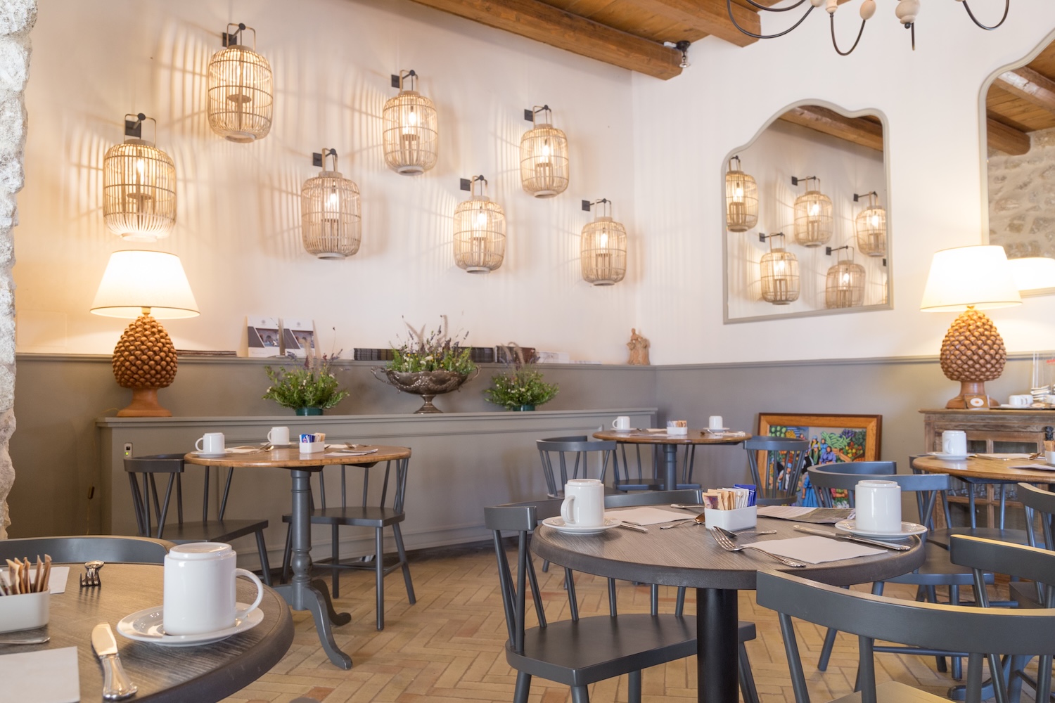 Sala colazione con lanterne